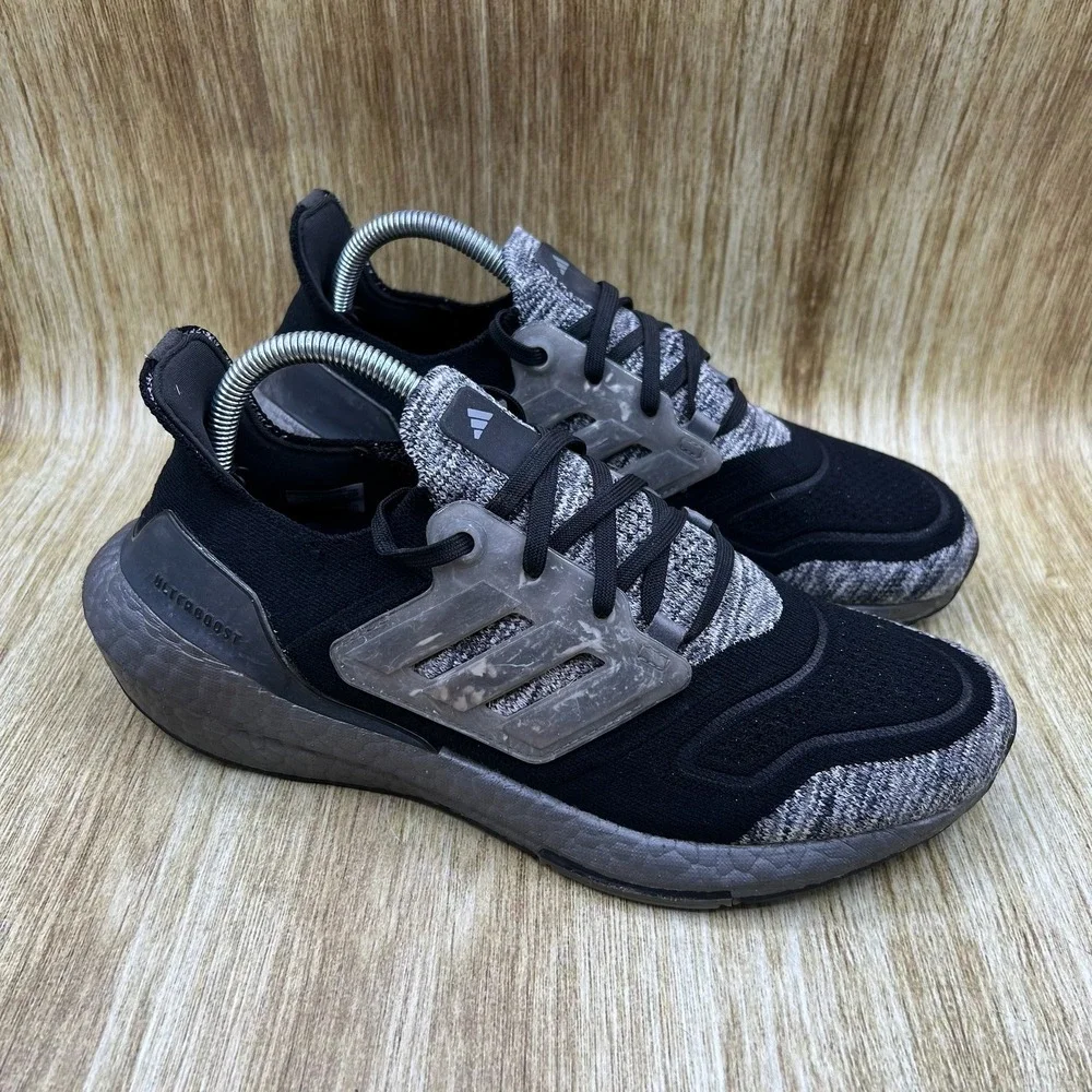 Adidas Ultraboost 22 Mens Size 8 Black Grey Marble Running Shoes Sneakers HQ2095